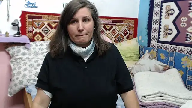 Snapshot of AdelineBlueEyes chatting on October 6, 2025, 7:39 am AdelineBlueEyes online show from October 6, 2025, 7:39 am