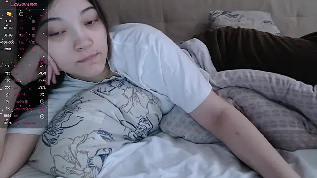 Snapshot of AlisaDevis chatting on March 1, 2026, 7:21 am AlisaDevis online show from March 1, 2026, 7:21 am