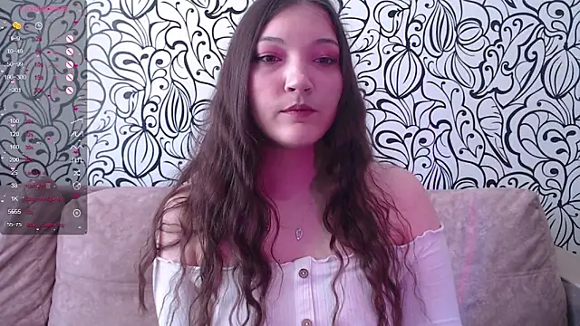 AlisaDevis online show from June 16, 2026, 8:28 am