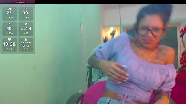 lorenapinto online show from May 30, 2026, 2:19 am