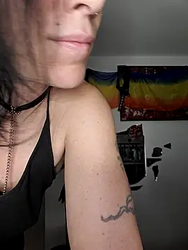 freyamoret online show from September 29, 2025, 6:02 pm