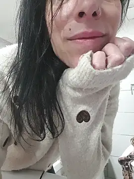 freyamoret online show from March 28, 2026, 5:56 pm