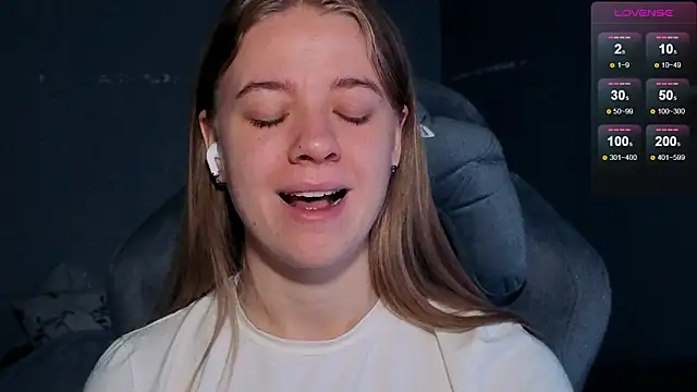 candy maggie online show from November 13, 2025, 5:12 pm