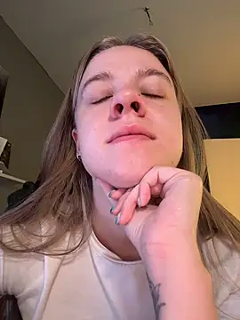 candy maggie online show from November 24, 2025, 5:40 am