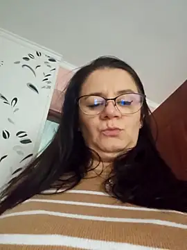 KristenVega online show from November 10, 2025, 11:53 am