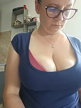 KristenVega online show from May 29, 2026, 11:30 am