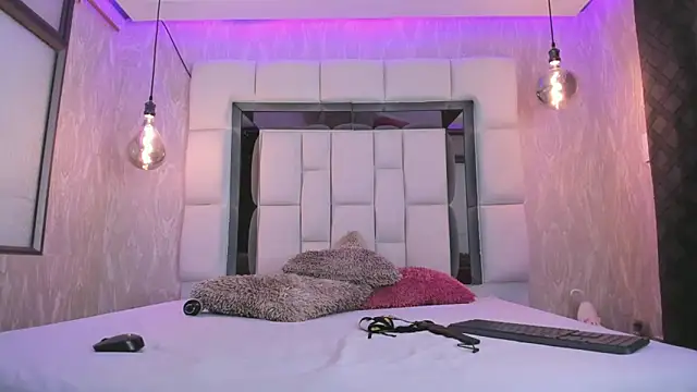 Snapshot of summer_lee_ chatting on February 11, 2025, 8:52 pm summer lee online show from February 11, 2025, 8:52 pm