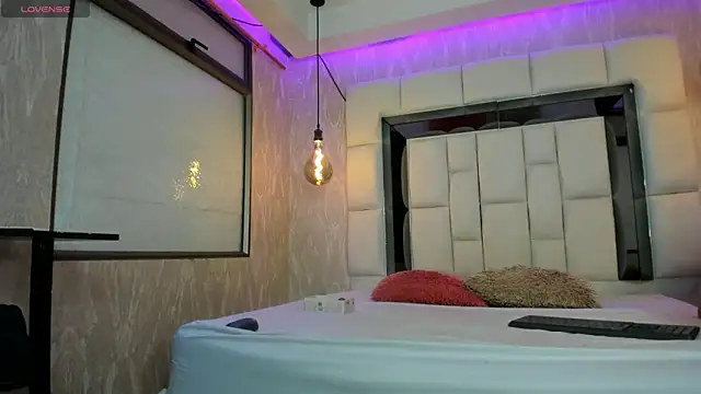 Snapshot of summer_lee_ chatting on March 18, 2025, 5:53 pm summer lee online show from March 18, 2025, 5:53 pm