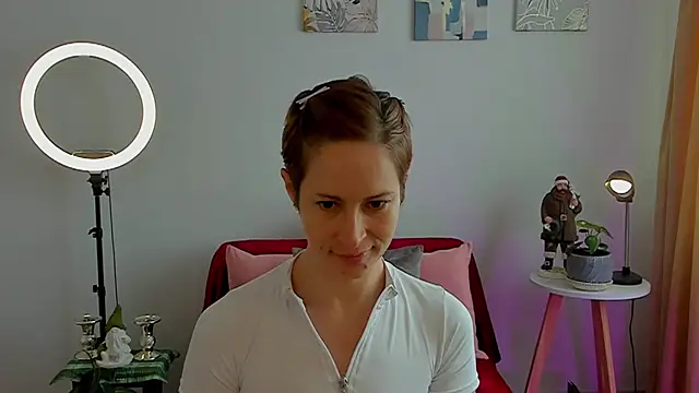 Snapshot of cuddlingbunny chatting on December 7, 2024, 2:57 pm cuddlingbunny online show from December 7, 2024, 2:57 pm