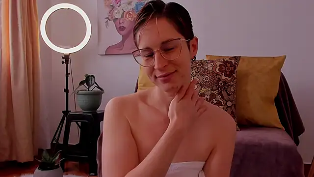 Snapshot of cuddlingbunny chatting on February 23, 2025, 3:18 pm cuddlingbunny online show from February 23, 2025, 3:18 pm