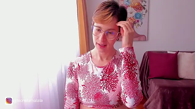 Snapshot of cuddlingbunny chatting on March 11, 2025, 3:45 pm cuddlingbunny online show from March 11, 2025, 3:45 pm