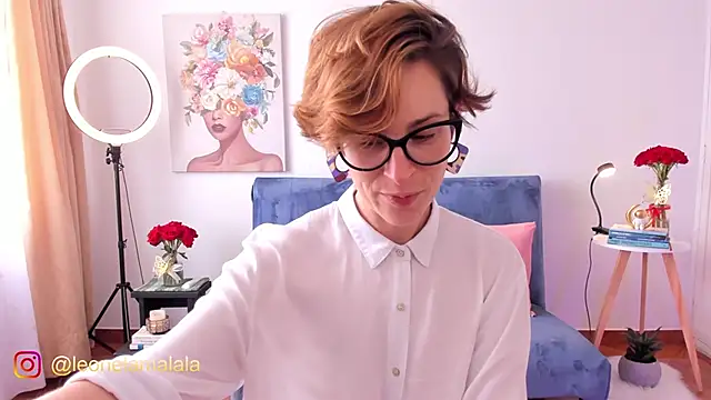 Snapshot of cuddlingbunny chatting on October 5, 2025, 3:54 pm cuddlingbunny online show from October 5, 2025, 3:54 pm