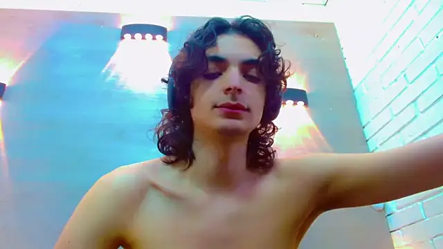 Sr BonnyEthan online show from November 21, 2025, 1:54 pm