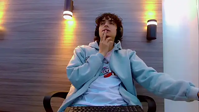 Sr BonnyEthan online show from March 25, 2026, 12:55 pm