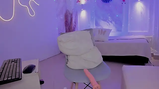 Snapshot of NastassjaCandy chatting on December 14, 2024, 10:18 pm NastassjaCandy online show from December 14, 2024, 10:18 pm