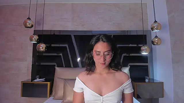 Snapshot of DaraBeckett chatting on October 2, 2025, 11:50 am DaraBeckett online show from October 2, 2025, 11:50 am