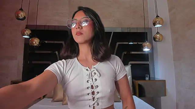 Snapshot of DaraBeckett chatting on October 13, 2025, 11:54 am DaraBeckett online show from October 13, 2025, 11:54 am