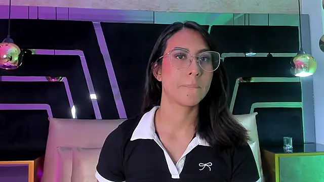 Snapshot of DaraBeckett chatting on November 6, 2025, 11:55 am DaraBeckett online show from November 6, 2025, 11:55 am