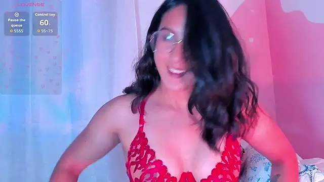 DaraBeckett online show from June 2, 2026, 11:34 am
