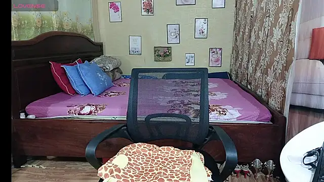 Lanian 99 online show from November 6, 2025, 12:44 am