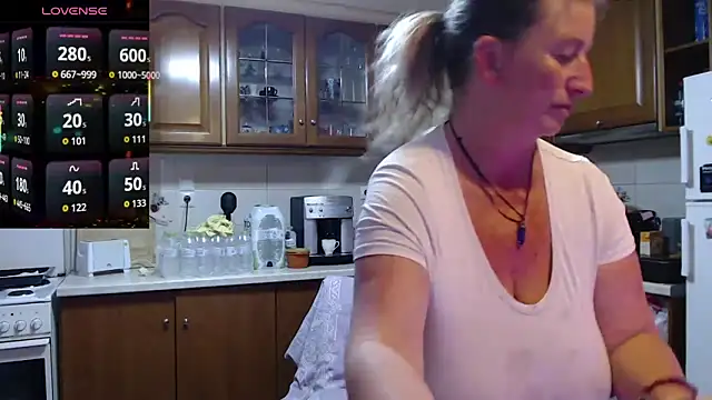 JennaDeluxe online show from April 8, 2026, 9:53 am