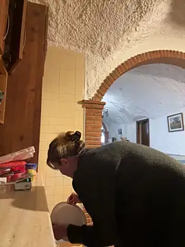 selenaluvv online show from February 27, 2026, 10:37 am