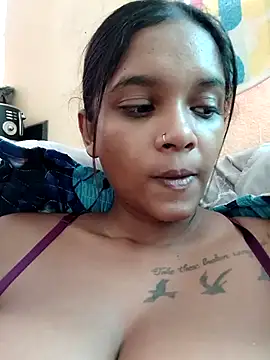 Indianqueen03 online show from February 4, 2026, 2:12 pm