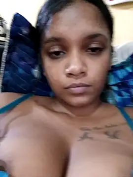 Indianqueen03 online show from March 4, 2026, 7:09 pm