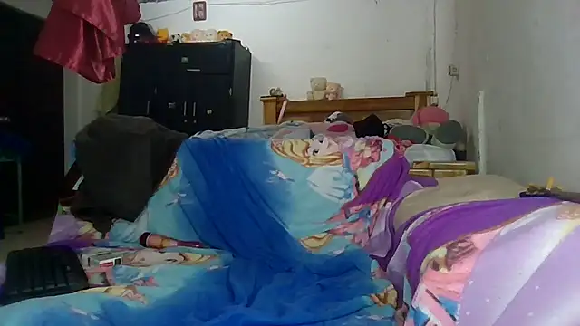 Snapshot of danae01 chatting on March 7, 2025, 2:23 pm danae01 online show from March 7, 2025, 2:23 pm