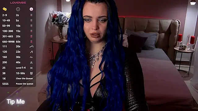 Miss Maya Mils online show from November 9, 2025, 1:04 am