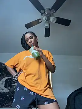 Your Paris online show from November 12, 2025, 2:17 pm