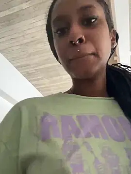 Your Paris online show from December 1, 2025, 7:30 pm