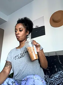 Your Paris online show from January 15, 2026, 9:18 pm