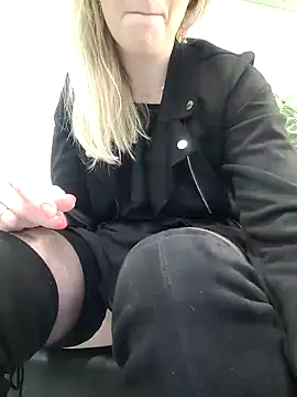 Snapshot of Amitiel_Angel chatting on January 12, 2025, 4:08 pm Amitiel Angel online show from January 12, 2025, 4:08 pm