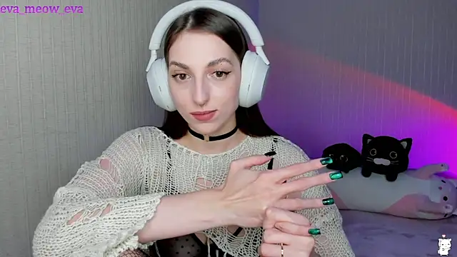 Snapshot of Meow_Eva_Meow chatting on December 13, 2024, 12:53 am Meow Eva Meow online show from December 13, 2024, 12:53 am