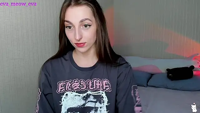 Snapshot of Meow_Eva_Meow chatting on February 19, 2025, 12:14 am Meow Eva Meow online show from February 19, 2025, 12:14 am
