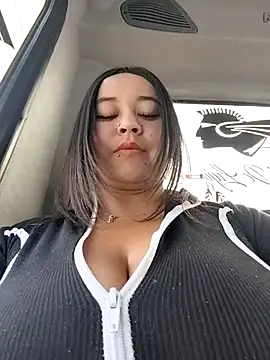 Cristal  04 online show from November 12, 2025, 4:07 pm