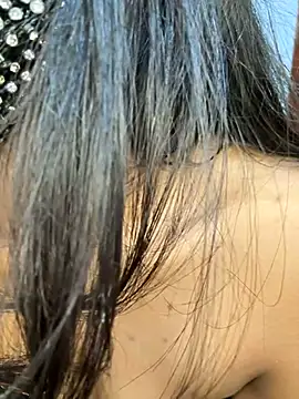 Little  Zara online show from February 2, 2025, 9:34 pm