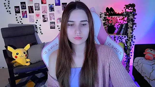 Snapshot of AliceCharmy chatting on December 9, 2024, 10:00 am AliceCharmy online show from December 9, 2024, 10:00 am