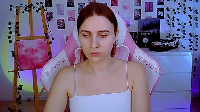 Snapshot of AliceCharmy chatting on January 20, 2025, 11:45 am AliceCharmy online show from January 20, 2025, 11:45 am