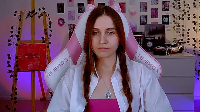 Snapshot of AliceCharmy chatting on March 21, 2025, 4:51 pm AliceCharmy online show from March 21, 2025, 4:51 pm