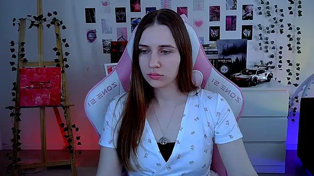 Snapshot of AliceCharmy chatting on October 16, 2025, 5:30 am AliceCharmy online show from October 16, 2025, 5:30 am