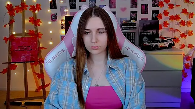 Snapshot of AliceCharmy chatting on November 9, 2025, 7:50 am AliceCharmy online show from November 9, 2025, 7:50 am