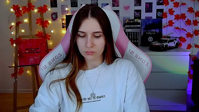 Snapshot of AliceCharmy chatting on November 28, 2025, 7:11 am AliceCharmy online show from November 28, 2025, 7:11 am