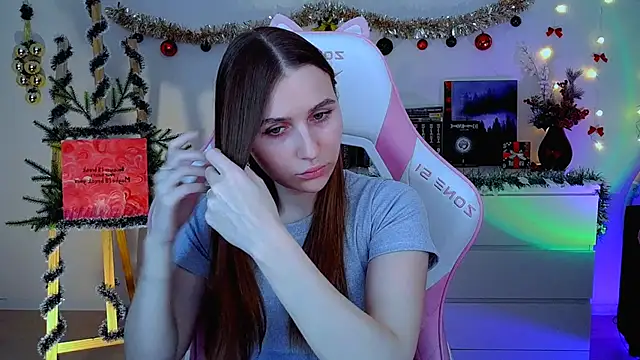 Snapshot of AliceCharmy chatting on December 15, 2025, 10:52 am AliceCharmy online show from December 15, 2025, 10:52 am