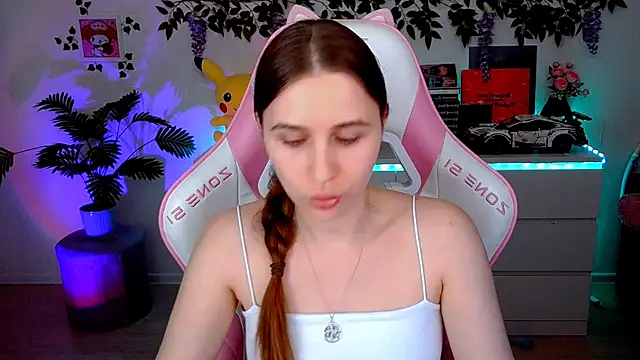 AliceCharmy online show from April 26, 2026, 4:15 pm