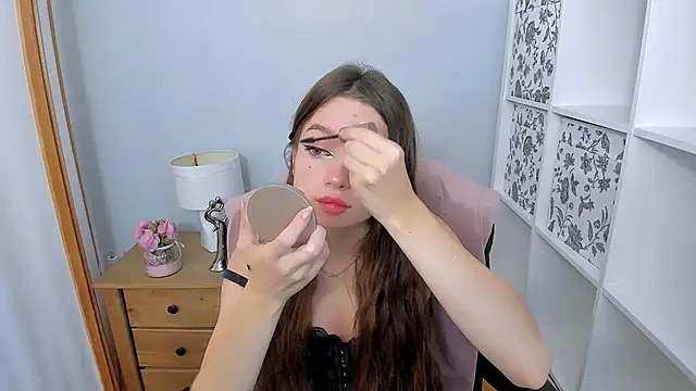 Snapshot of GraceLips chatting on October 5, 2025, 5:39 am GraceLips online show from October 5, 2025, 5:39 am