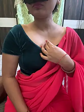 Snapshot of Magical-Couple-telugu chatting on January 4, 2025, 3:28 pm Magical-Couple-telugu online show from January 4, 2025, 3:28 pm