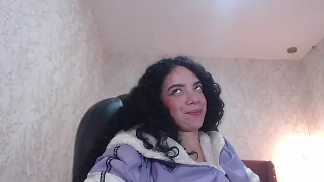 EmmaCowperr online show from January 7, 2025, 12:41 pm