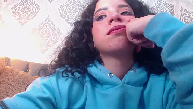 EmmaCowperr online show from February 20, 2025, 7:19 pm